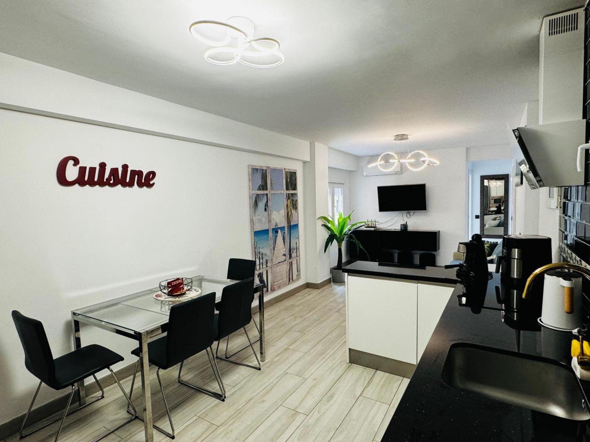 Apartamento Fabrynne Beach Málaga Eksteriør billede